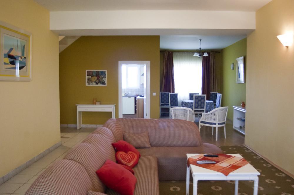 Country Club La Mesteceni Sebeş Exteriör bild